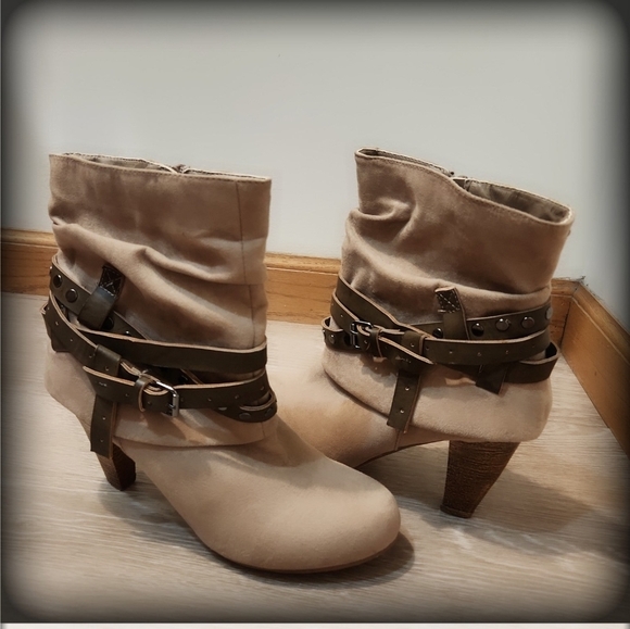 Madden Girl Woman's Boots Size 7 New - Picture 6 of 7